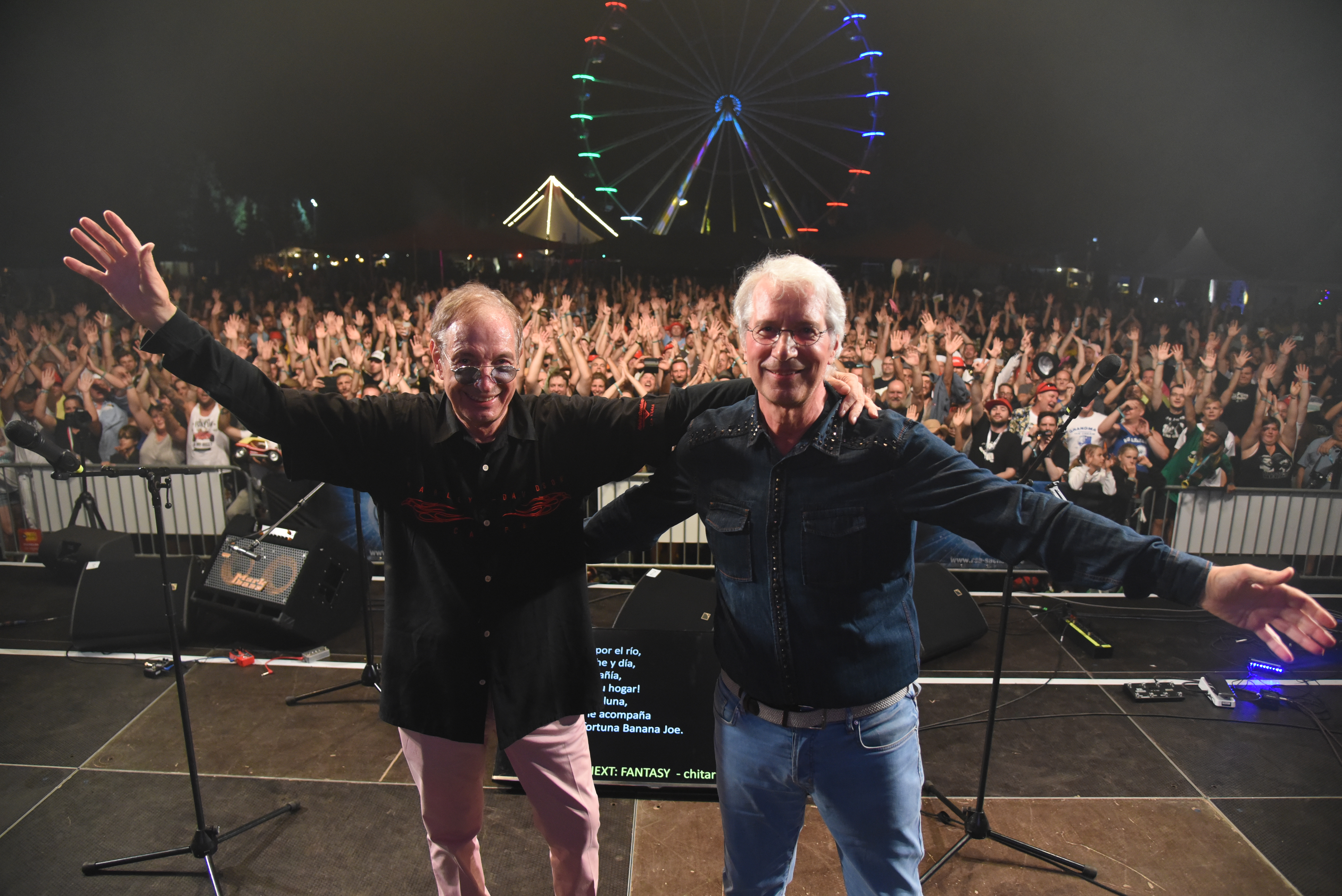 Pop-Duo Oliver Onions jeweils Fr. und Sa. Pop-Duo Oliver Onions jeweils Fr. und Sa.